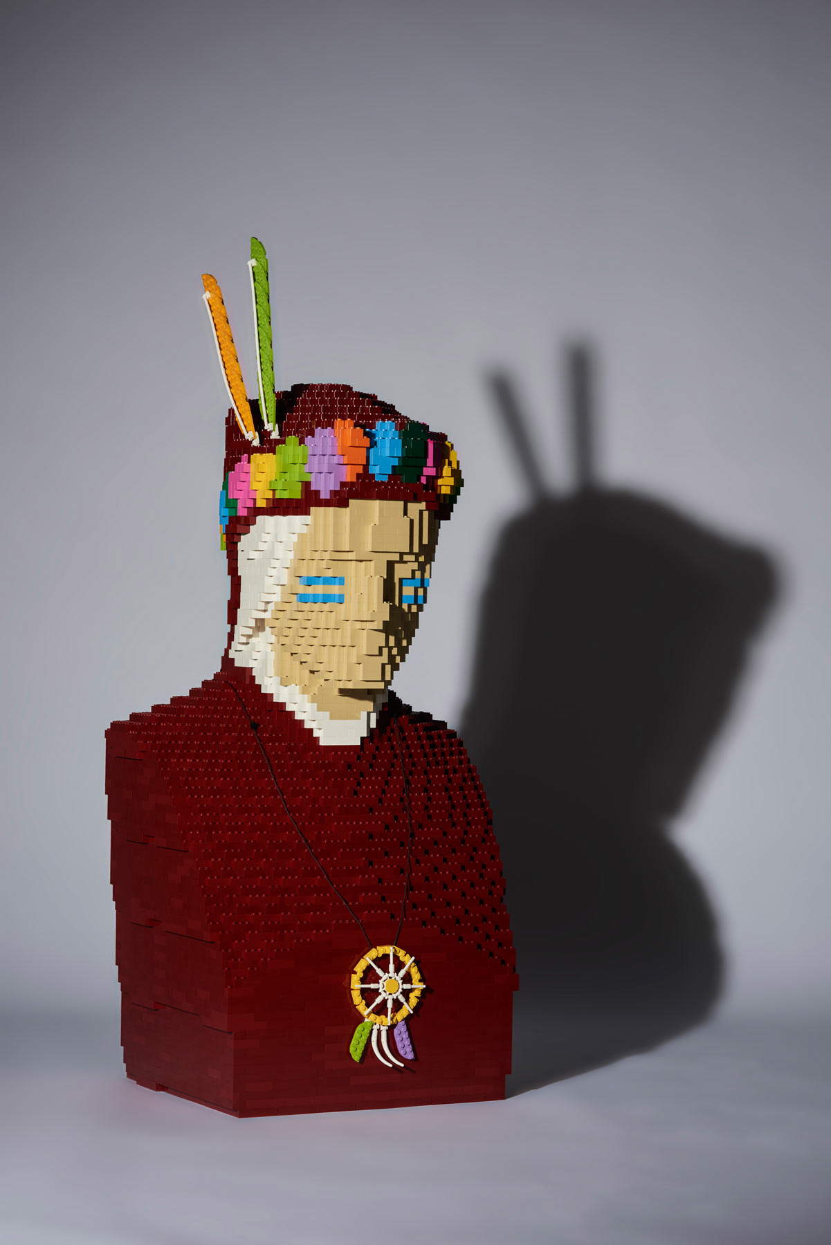 Riccardo Zangelmi, Indiante (2019; 12.000 pezzi ©lego, 50 x 31 x 81,5 cm; Ravenna, MAR Museo d’Arte della città di Ravenna) Riccardo Zangelmi, Indiante (2019; 12.000 pezzi ©lego, 50 x 31 x 81,5 cm; Ravenna, MAR Museo d’Arte della città di Ravenna)