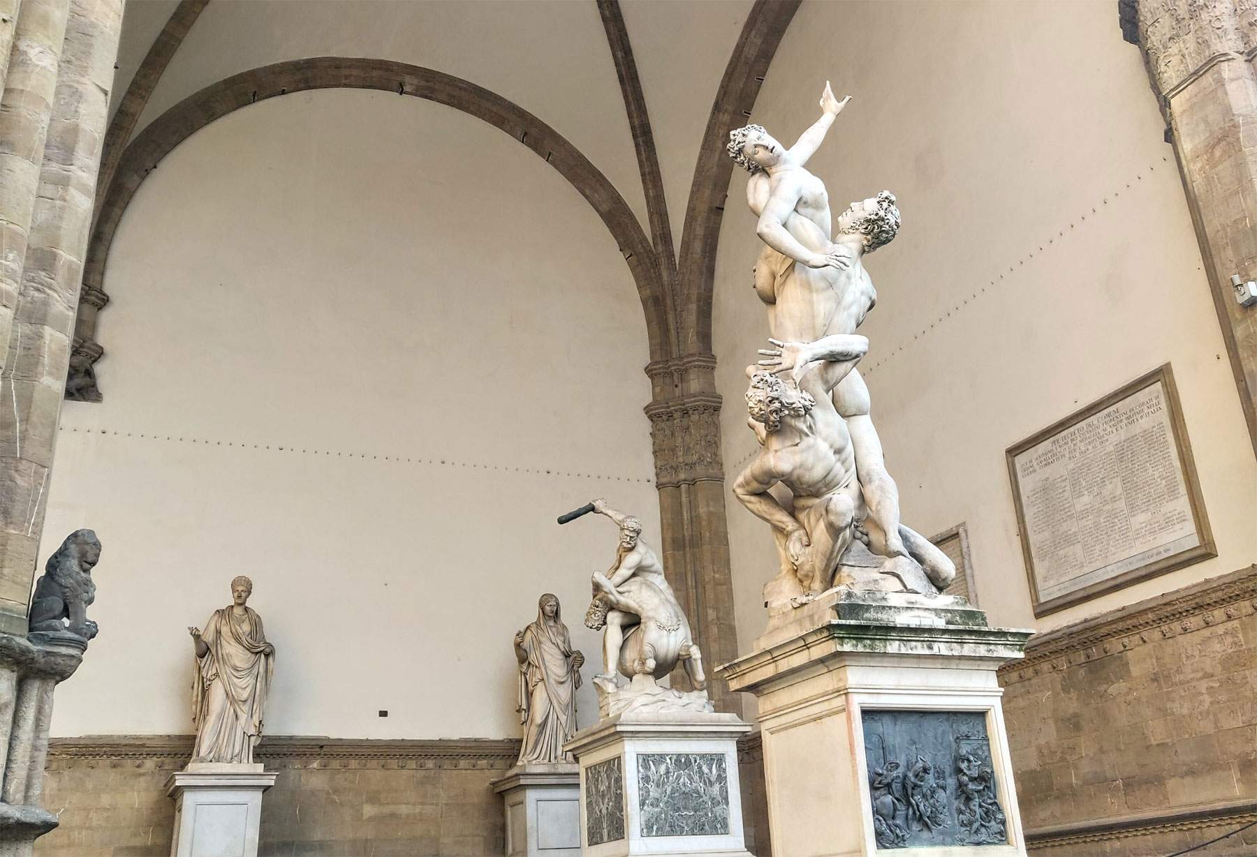 Florence, annual cleaning operation on the statues of the Loggia dei Lanzi 