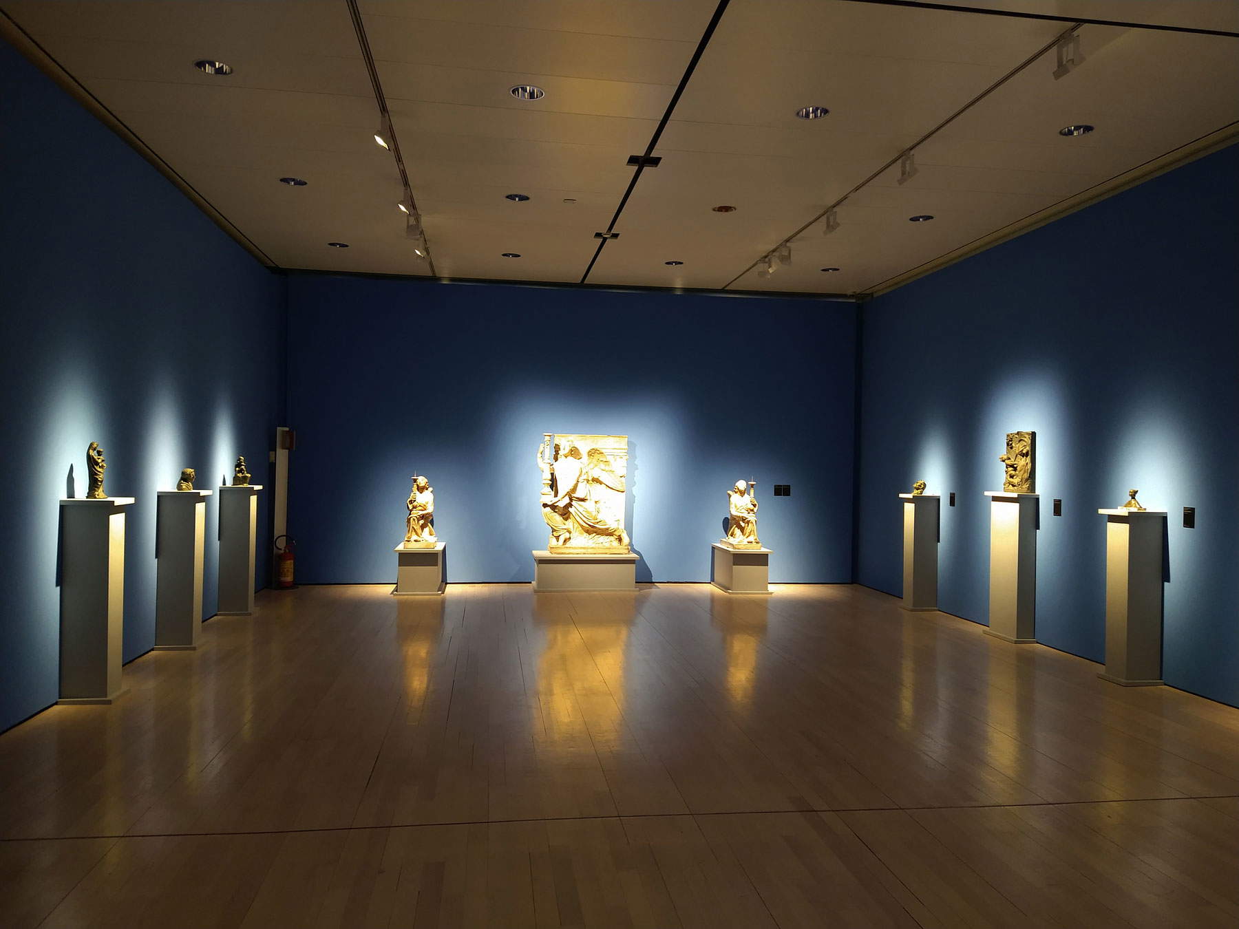 Ausstellungshalle Die Fälschung in der Kunst. Alceo Dossena und die italienische Renaissance-Skulptur Ausstellungshalle Die Fälschung in der Kunst. Alceo Dossena und die italienische Renaissance-Skulptur