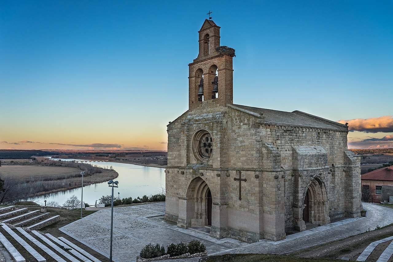 Spain, yet another clumsy restoration: concrete in a 13th-century church
