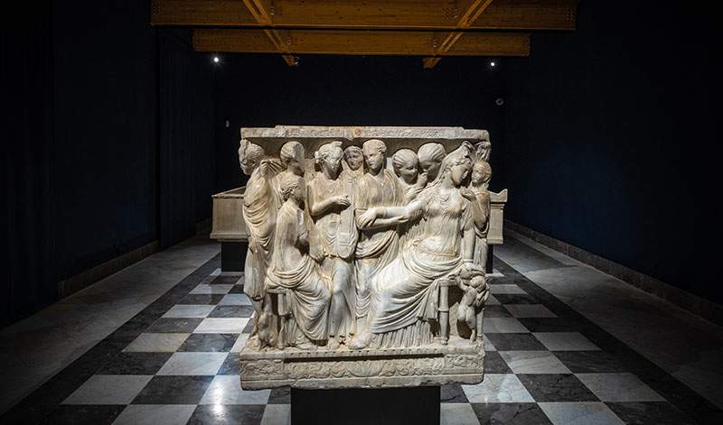 Agrigente, le sarcophage d'Hippolyte et Phèdre retourne à la cathédrale de San Gerlando après 55 ans.