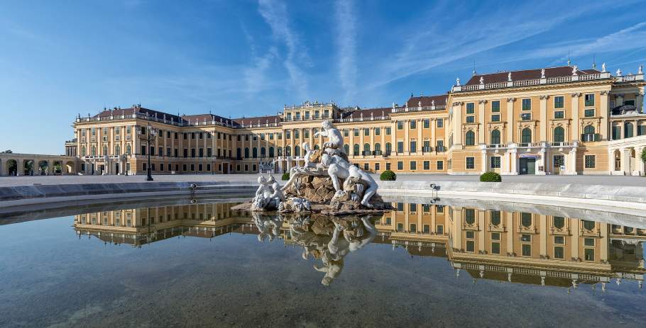 Schoenbrunn Palace, the magnificent Habsburg residence from Eleanor Gonzaga to Sissi
