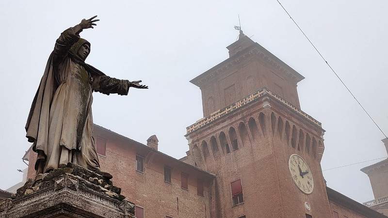 Ferrara, grazie alla donazione di un ristoratore sarà restaurata la statua di Savonarola