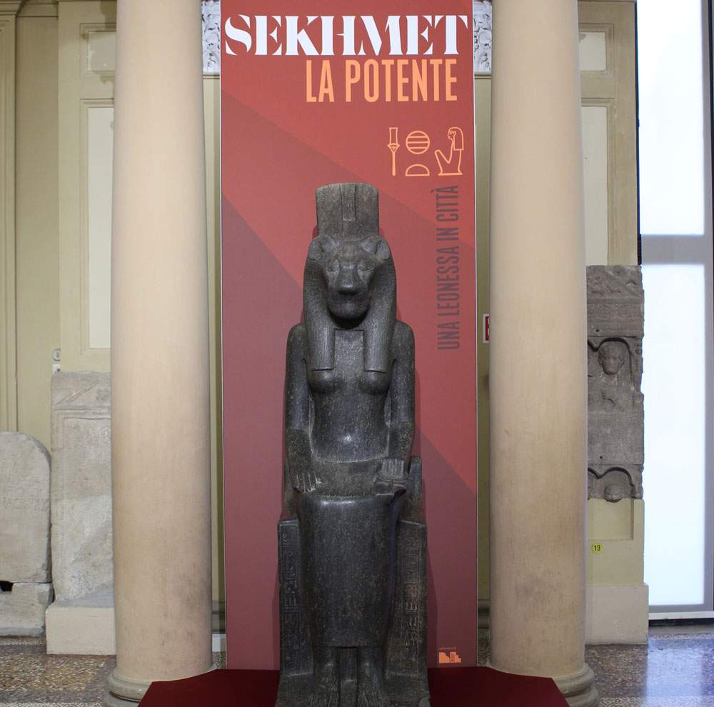 Bologna, in prestito per due anni dal Museo Egizio di Torino una delle colossali statue della dea leonina Sekhmet