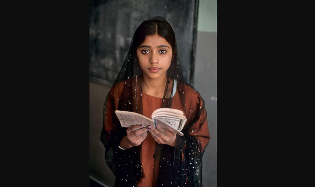 Leggere: a Bari la grande mostra di Steve McCurry dedicata alla lettura