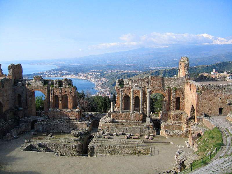 Taormina will partner with Procida Italian Capital of Culture 2022