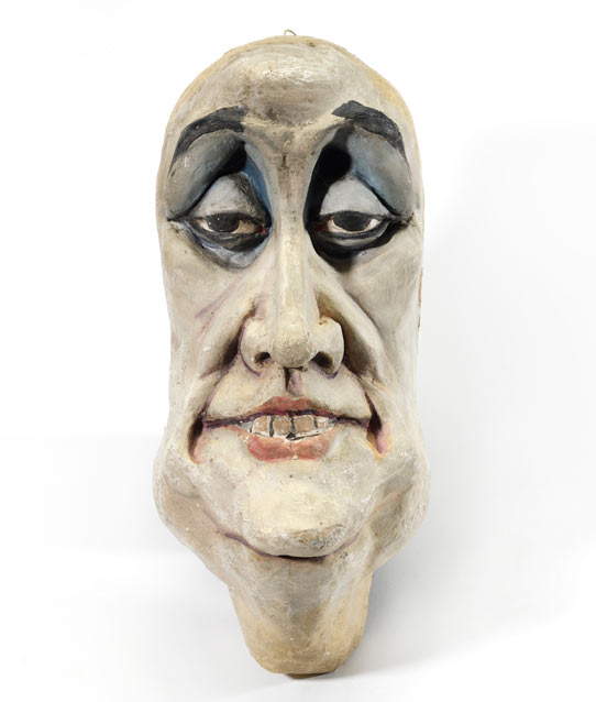 Umberto Tirelli, Masque de caricature (papier mâché ; Modène, collection privée) Umberto Tirelli, Masque de caricature (papier mâché ; Modène, collection privée)