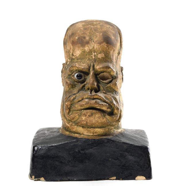Umberto Tirelli, Mussolini (terre cuite peinte et dorée ; Modène, collection privée) Umberto Tirelli, Mussolini (terre cuite peinte et dorée ; Modène, collection privée)