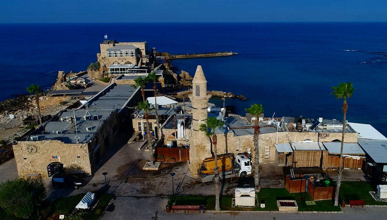 Veduta del porto di Cesarea. Foto di Yaakov Shmidov Veduta del porto di Cesarea. Foto di Yaakov Shmidov