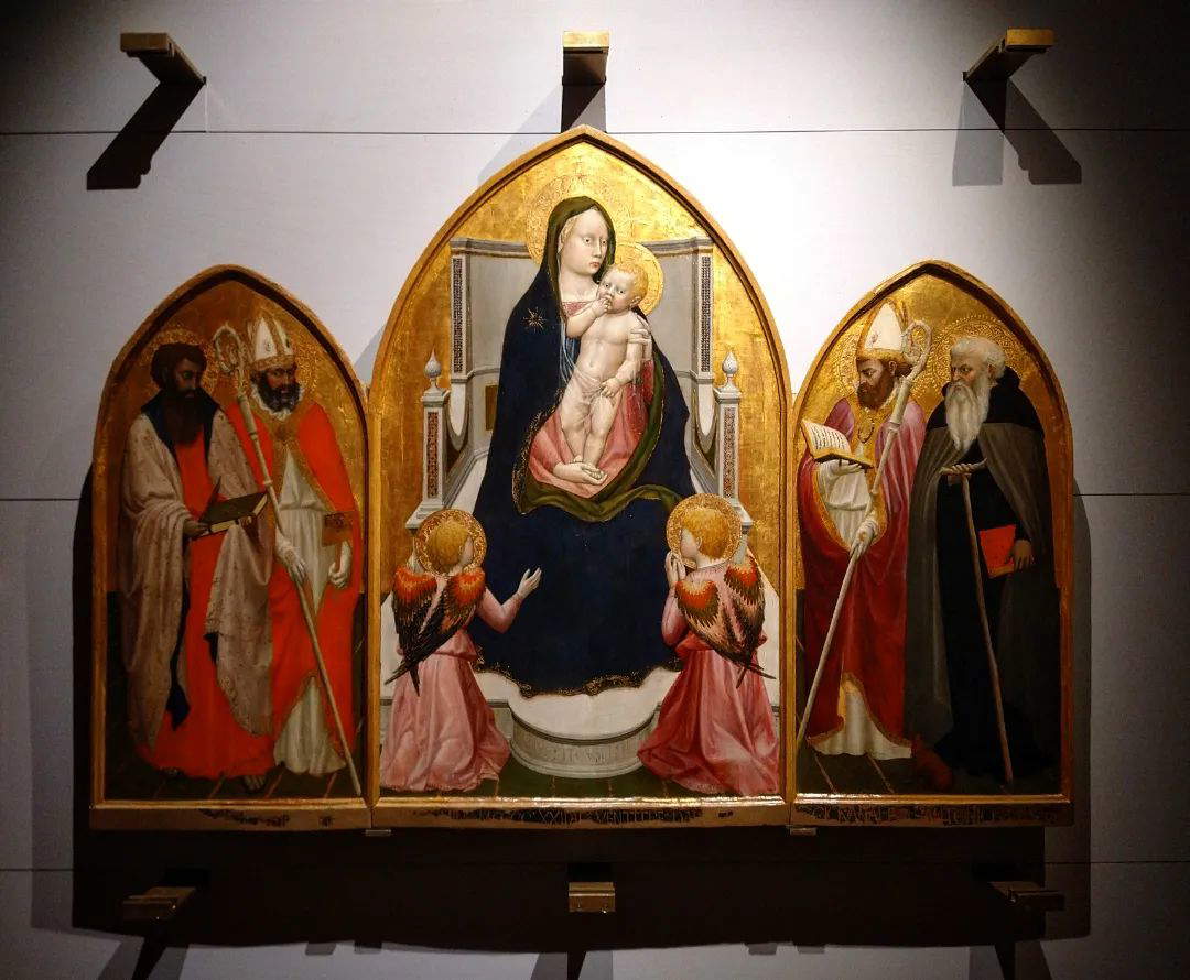 Allestimenti della mostra Masaccio e i maestri del Rinascimento a confronto
