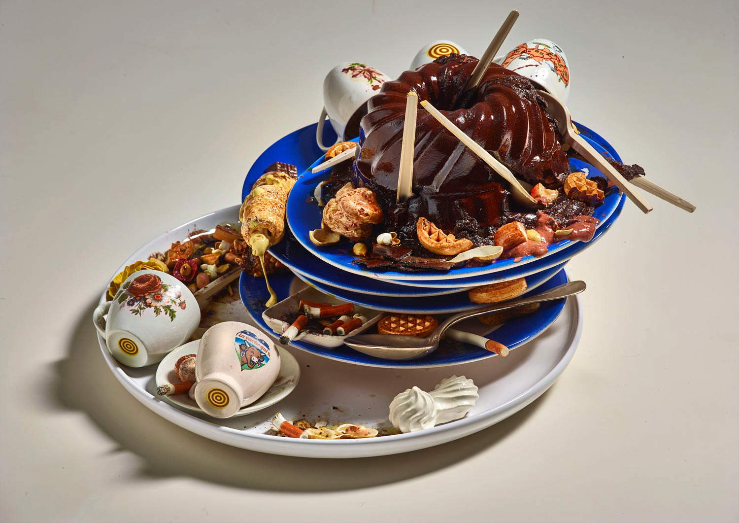 Bertozzi & Casoni, El budín del vecino (2015; cerámica policromada, 26,5 x 41,5 x 37 cm)
 Bertozzi & Casoni, El budín del vecino (2015; cerámica policromada, 26,5 x 41,5 x 37 cm)