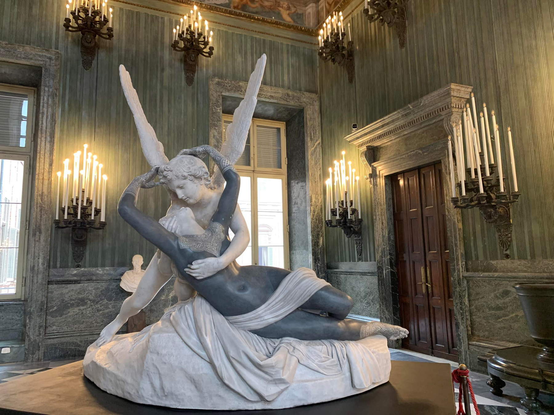 Fabio Viale, In Between (2021, Torino, Palazzo Reale) Fabio Viale, In Between (2021, Torino, Palazzo Reale)