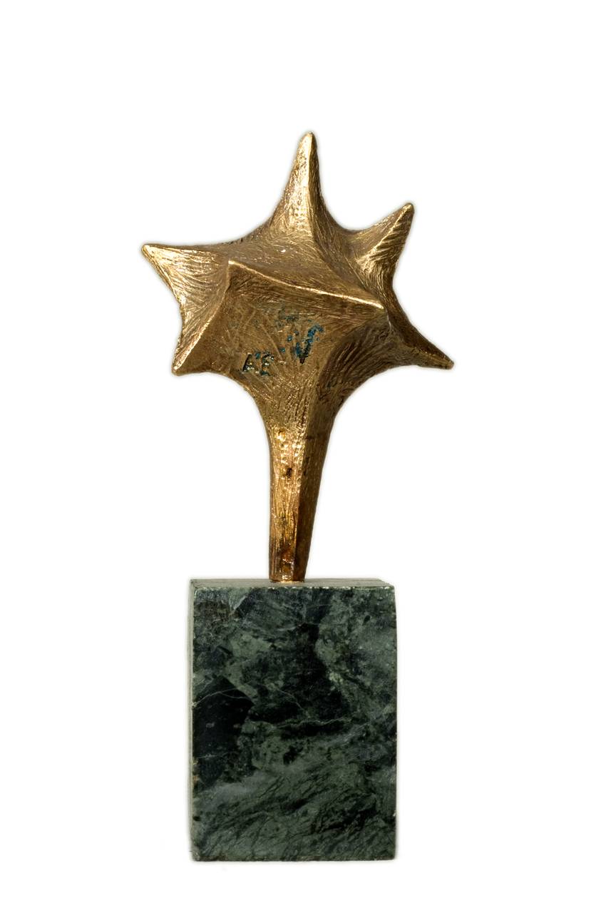 Albert Friscia, Planeometrische Form (1950-1960; Bronze, Höhe 6 cm; Potenza, Nationalbibliothek)