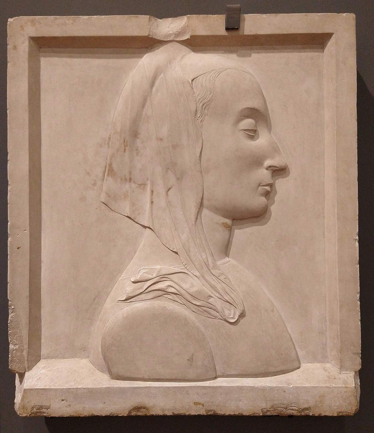 Domenico Rosselli, Porträt von Battista Sforza (achtes Jahrzehnt des 15. Jahrhunderts; Cesana-Stein, 43,5 x 39,3 x 7 cm; Pesaro, Musei Civici, Inv. 4138) Domenico Rosselli, Porträt von Battista Sforza (achtes Jahrzehnt des 15. Jahrhunderts; Cesana-Stein, 43,5 x 39,3 x 7 cm; Pesaro, Musei Civici, Inv. 4138)
