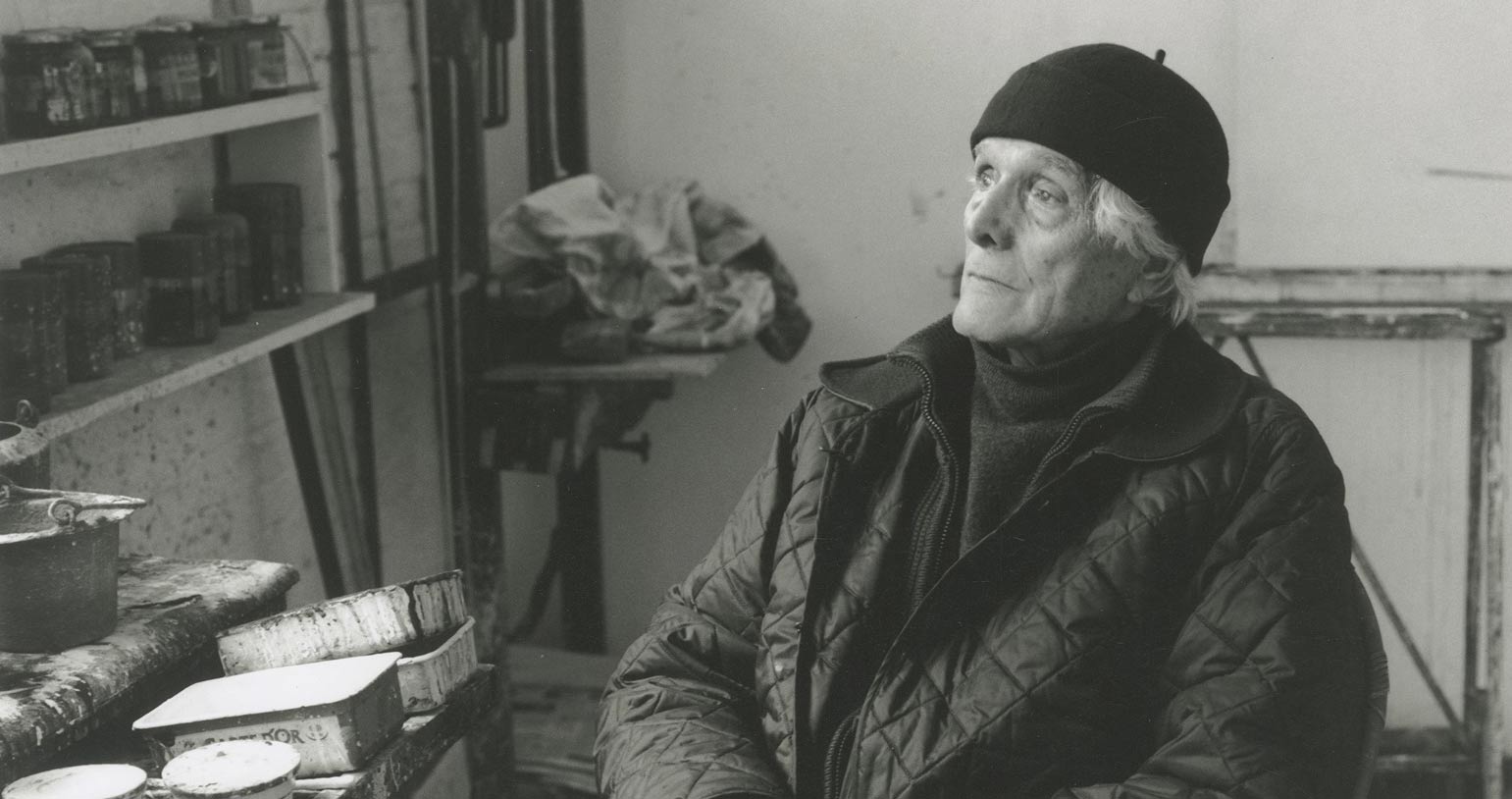 Guido Strazza nel suo studio (2021). Foto Istituto Centrale per il Catalogo e la Documentazione