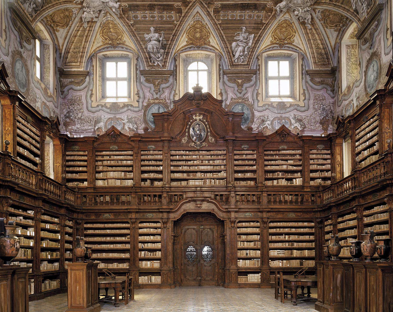 Biblioteca Girolamini de Nápoles Biblioteca Girolamini de Nápoles