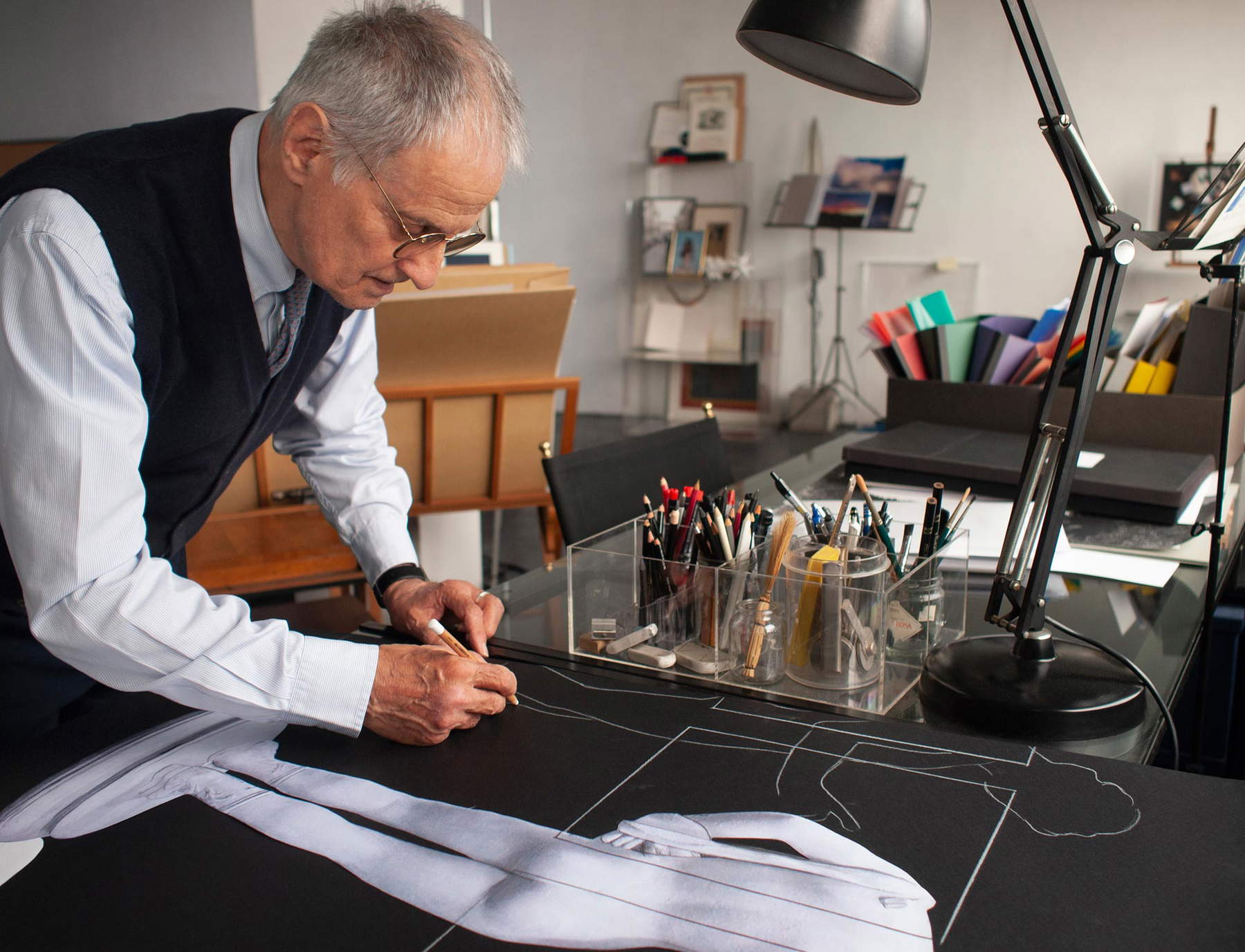 Giulio Paolini nel suo studio a Torino, 2022 © The Japan Art Association / archivio Paola Ghirotti Giulio Paolini nel suo studio a Torino, 2022 © The Japan Art Association / archivio Paola Ghirotti
