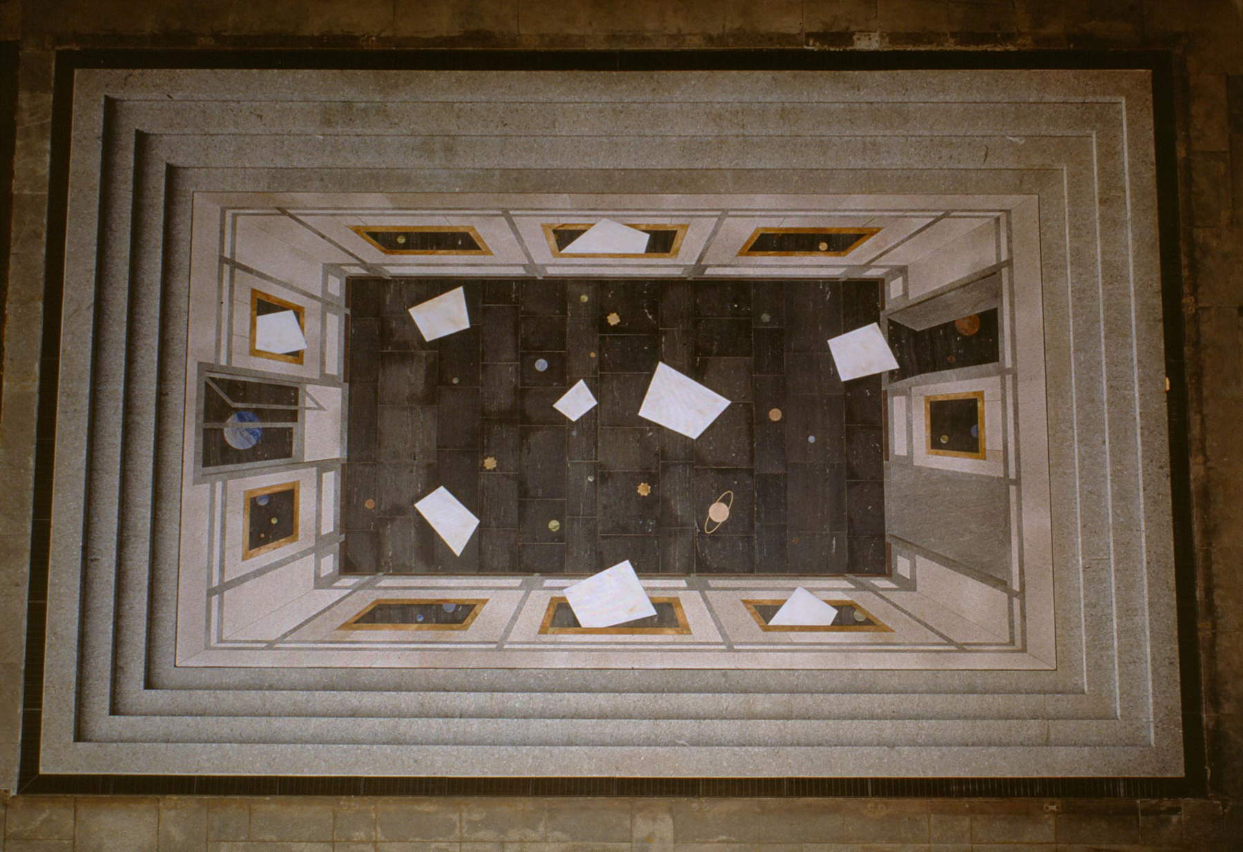 Giulio Paolini, Anni-luce (2000-2001; Torino, GAM - Galleria Civica d’Arte Moderna e Contemporanea). Su gentile concessione di Giulio e Anna  Paolini, Torino Giulio Paolini, Anni-luce (2000-2001; Torino, GAM - Galleria Civica d’Arte Moderna e Contemporanea). Su gentile concessione di Giulio e Anna  Paolini, Torino