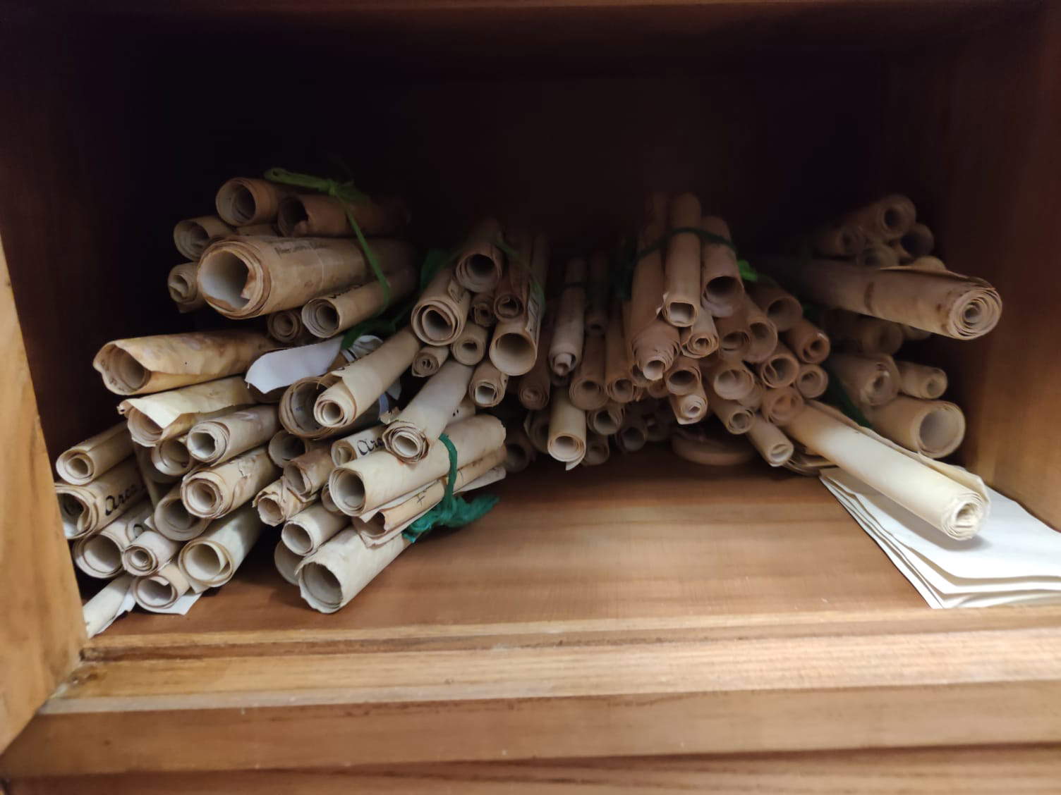 Los pergaminos del archivo monástico Los pergaminos del archivo monástico