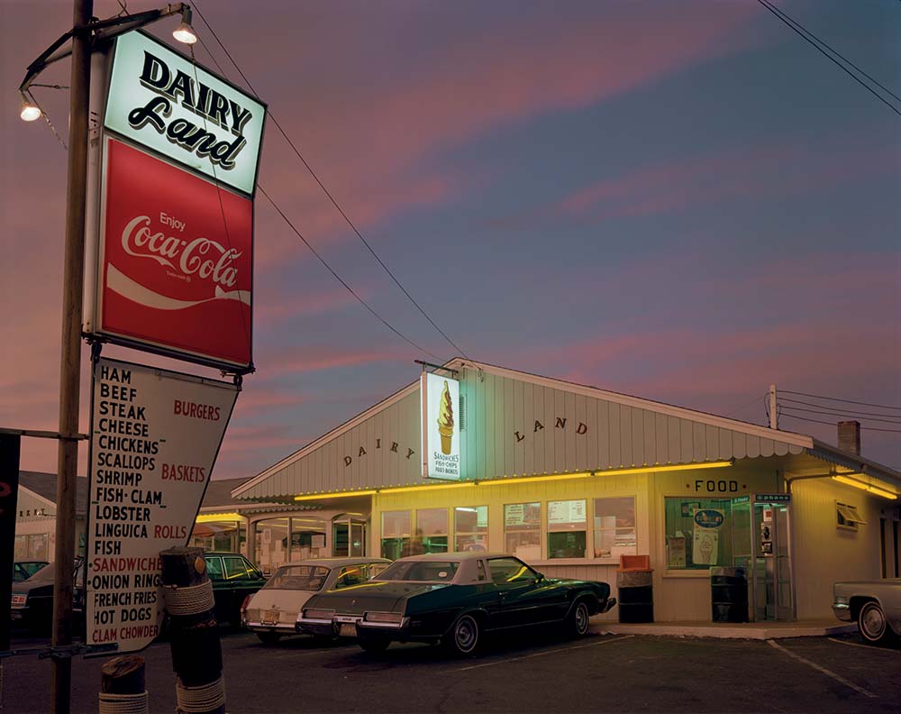 Joel Meyerowitz, Dairy Land Provincetown, Massachusetts (1976; Collection Bachelot) Joel Meyerowitz, Dairy Land Provincetown, Massachusetts (1976; Collection Bachelot)