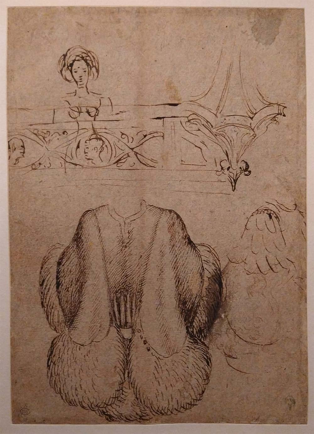Pisanello, Donna affacciata a un parapetto traforato, base foliata e due studi di abiti maschili (prima del 1433; penna e inchiostro bruno, acquarellature e inchiostro grigio carta, 248 x 176 mm; Parigi, Louvre, Département des Arts graphiques, inv. 2275) Pisanello, Donna affacciata a un parapetto traforato, base foliata e due studi di abiti maschili (prima del 1433; penna e inchiostro bruno, acquarellature e inchiostro grigio carta, 248 x 176 mm; Parigi, Louvre, Département des Arts graphiques, inv. 2275)