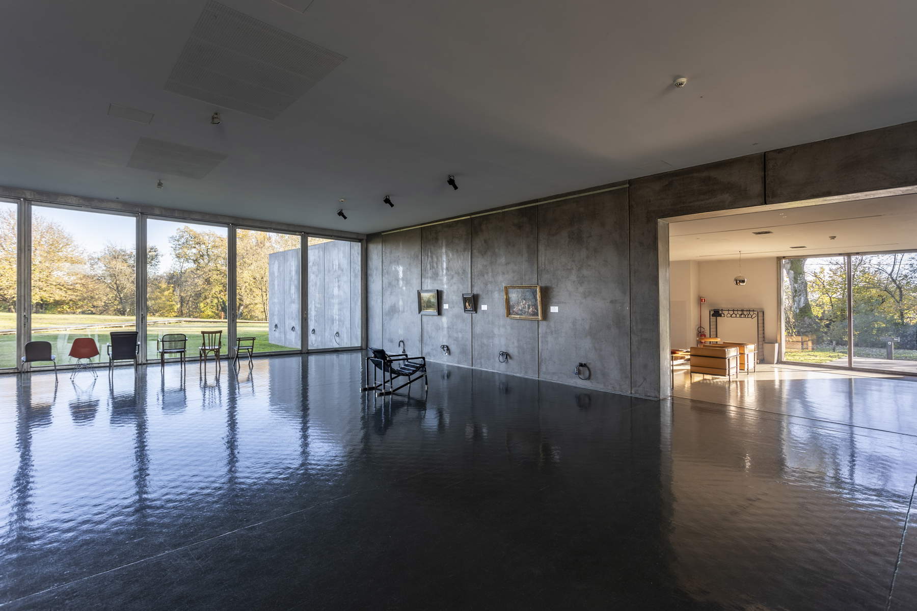 Montaje de la exposición Cuentos de invierno. Historias del arte de Baco a Jesús