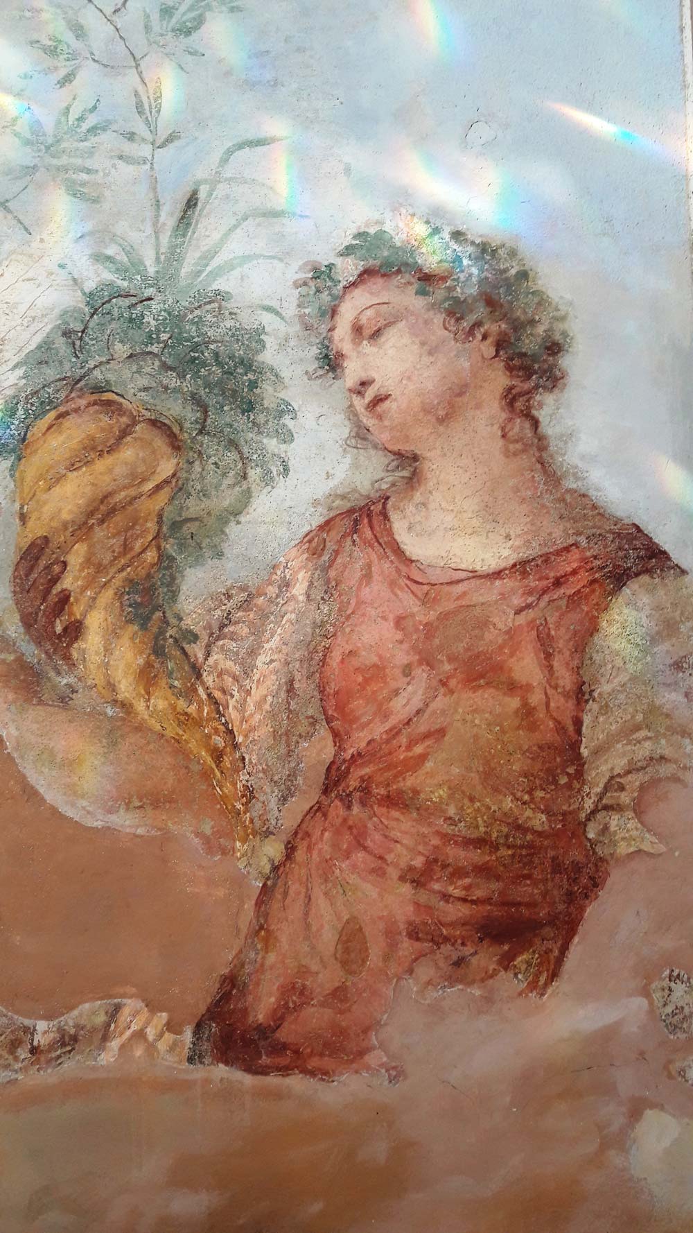 Freskierte Figur. Foto von Francesco Bola Freskierte Figur. Foto von Francesco Bola