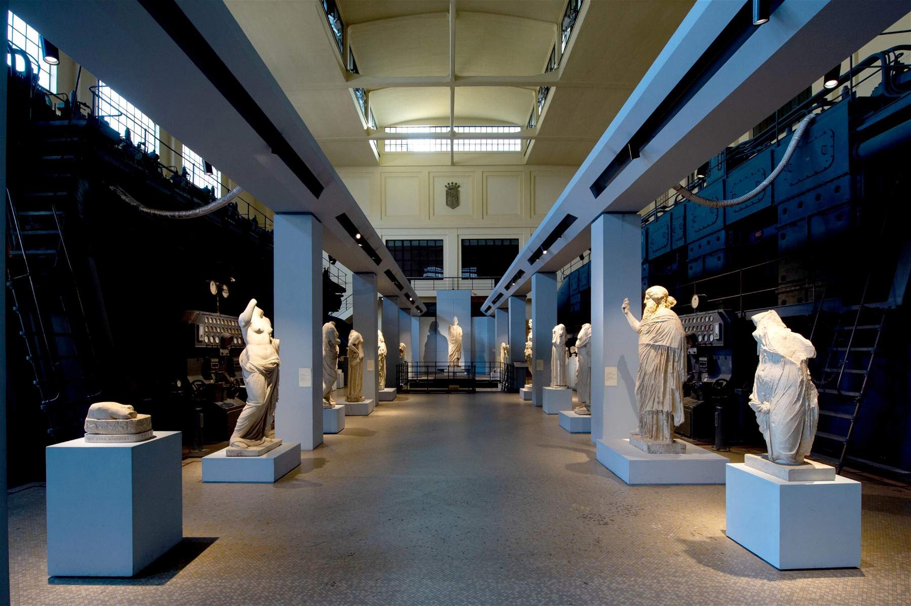 Parade among the statues of Rome's Centrale Montemartini for Laura Biagiotti