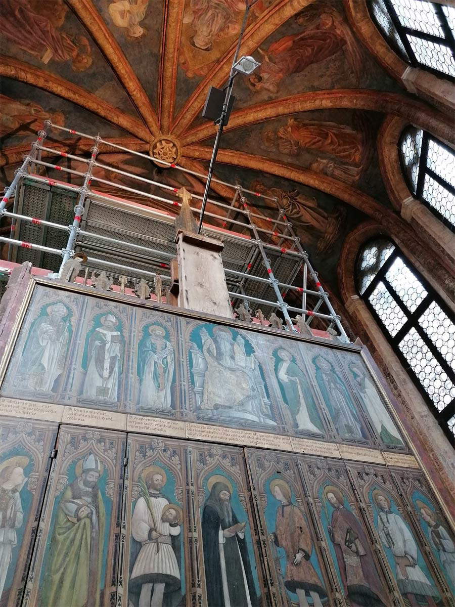 Polyptych of the Virgin, Wardrobe-reliquary at the back of the structure. Polyptych of the Virgin, Wardrobe-reliquary at the back of the structure.