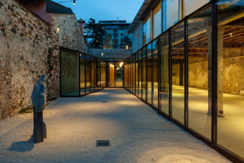 In the province of Vicenza, an old printing house is transformed into a contemporary art gallery 