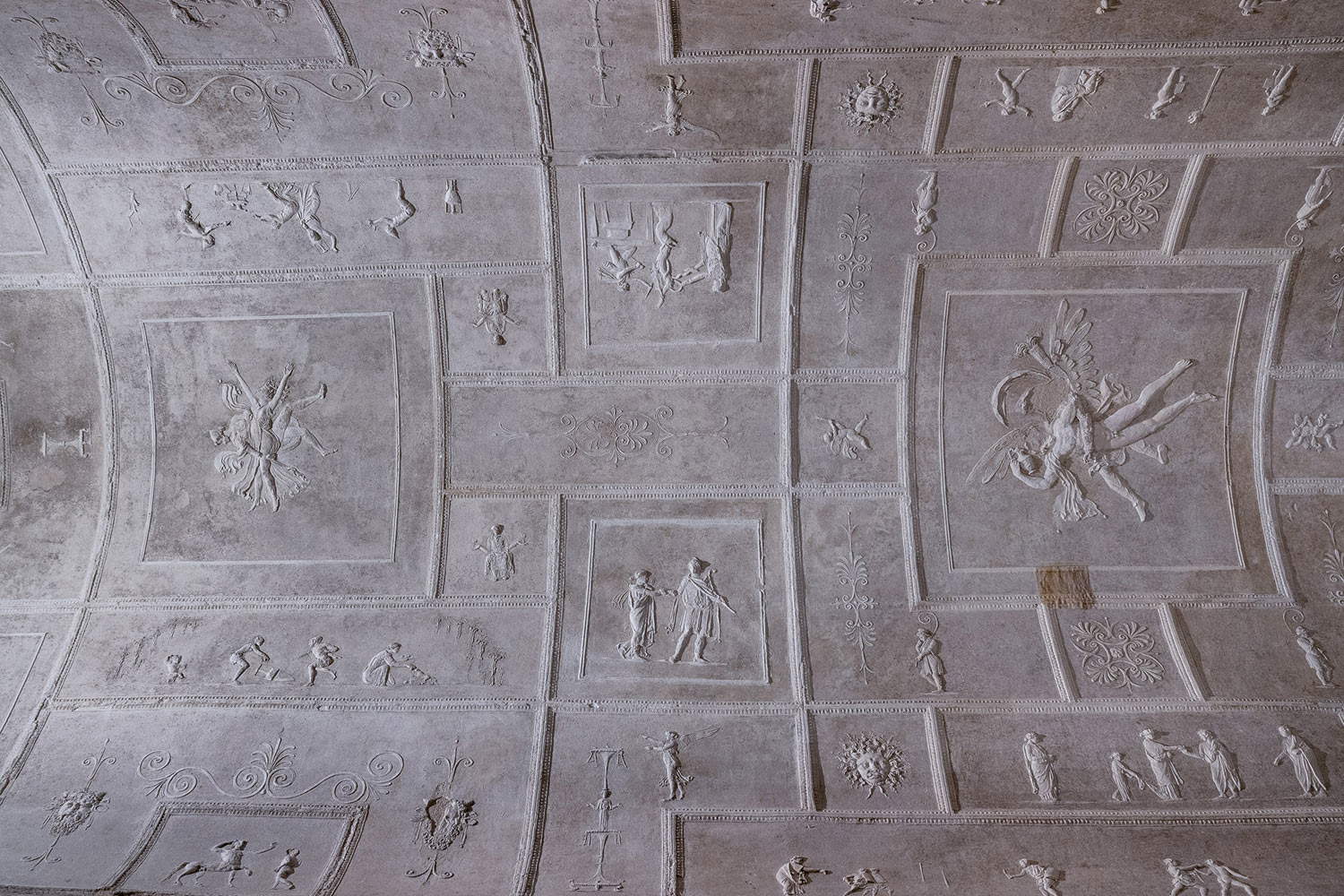 Gewölbe des Kirchenschiffs