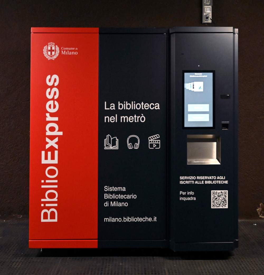 Biblioexpress, la bibliothèque du métro qui propose des livres pour tous les goûts et tous les âges, arrive à Milan 
