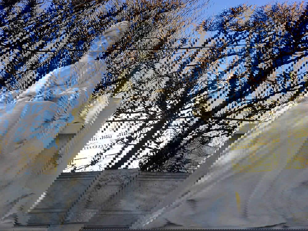 Monumento a Sisi en el Volksgarten