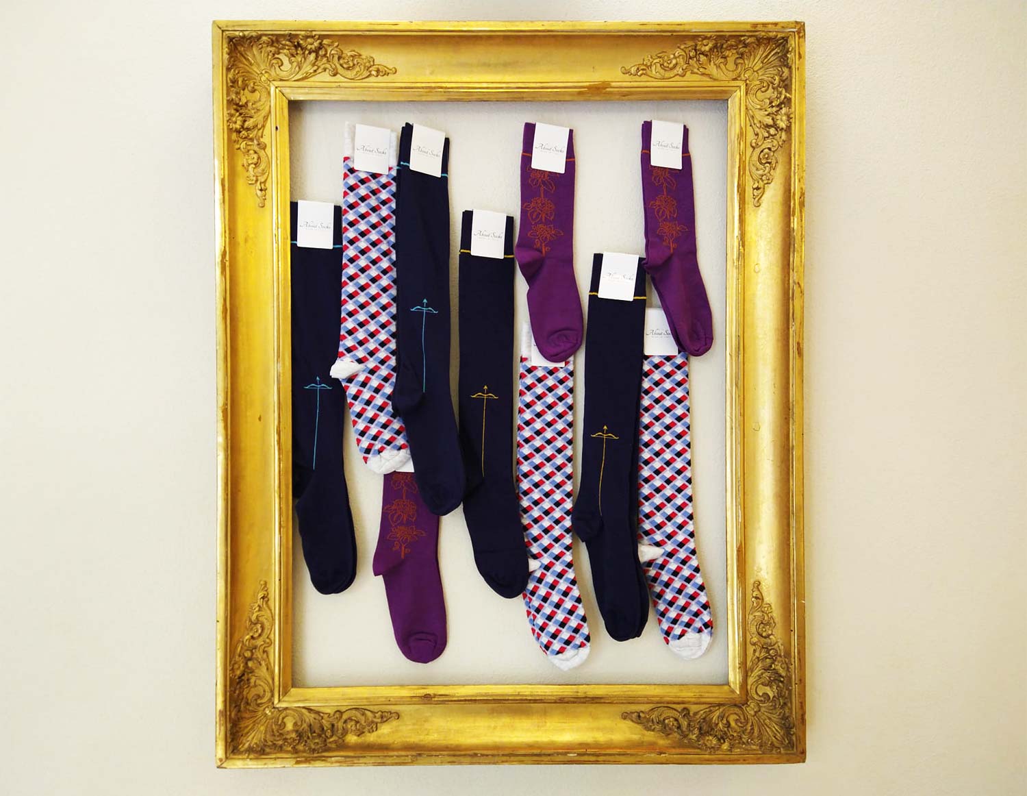 Le calze realizzate da About per Palazzo d'Arco, in vendita al museo Le calze realizzate da About per Palazzo d'Arco, in vendita al museo