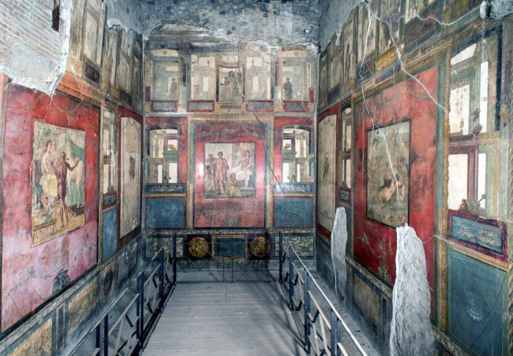 Pompeii, reopens the House of the Vettii, among the richest and most ornate houses