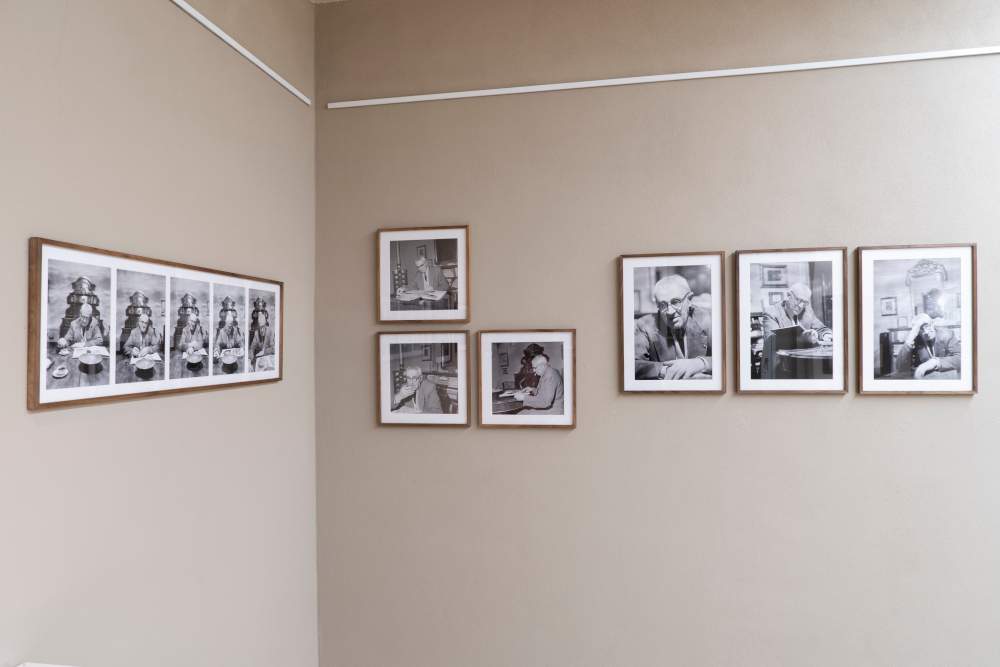 À la Casa Morandi, les photos de Giorgio Morandi chez lui prises par De Biasi