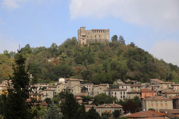 Das Schloss von Zavattarello. Foto Besuch Pavia Das Schloss von Zavattarello. Foto Besuch Pavia