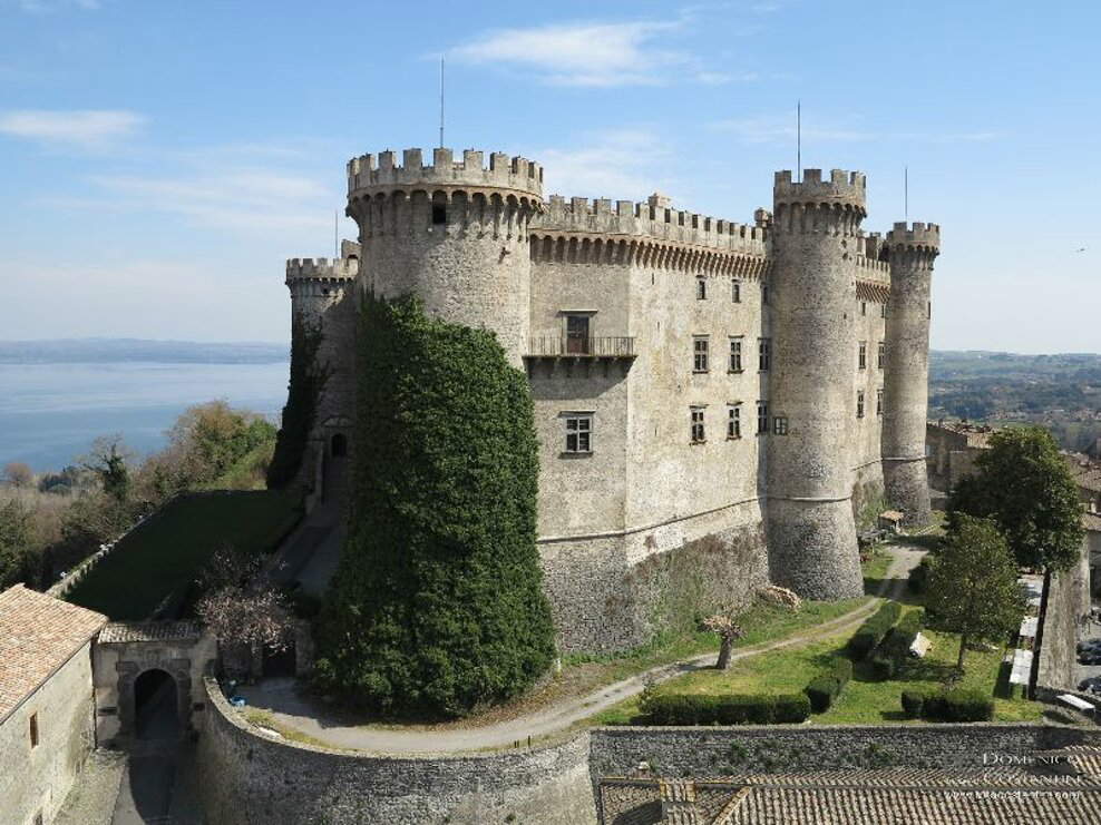 Le château Orsini-Odescalchi à Bracciano Le château Orsini-Odescalchi à Bracciano