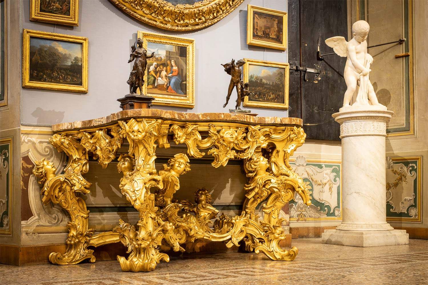 Rome, restoration of Corsini Gallery's spectacular 18th-century console completed