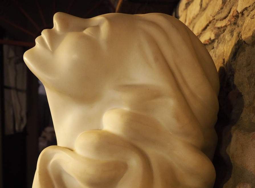 Sculpteur Daniela Sighicelli: une rétrospective lui rend hommage dans sa ville natale