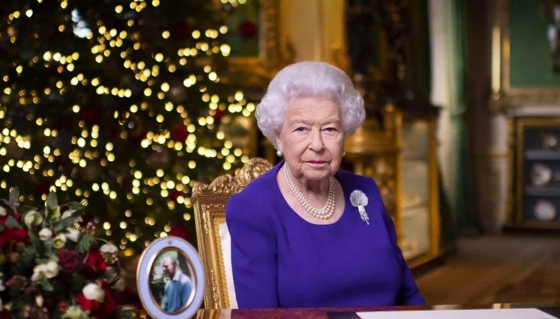 Why are portraits of Queen Elizabeth II often so ugly?
