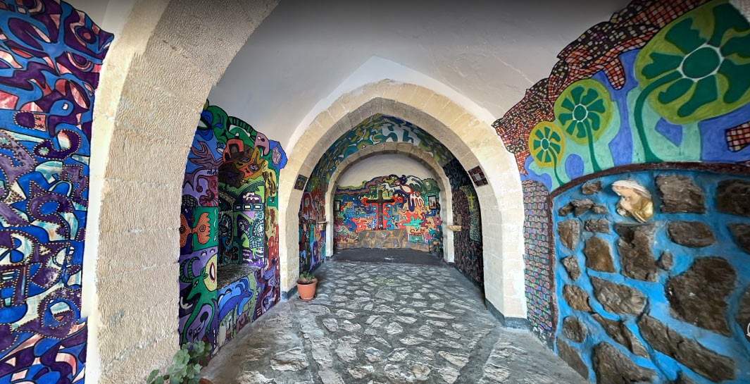 Espagne, art de la rue dans un ermitage du XIVe siècle: l'artiste risque maintenant une amende