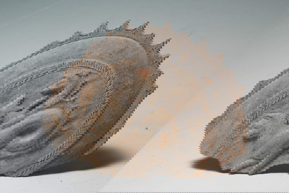 Versilberte Reliefkanne (4. Jahrhundert v. Chr.; Keramik; Altamura, Archäologisches Nationalmuseum)