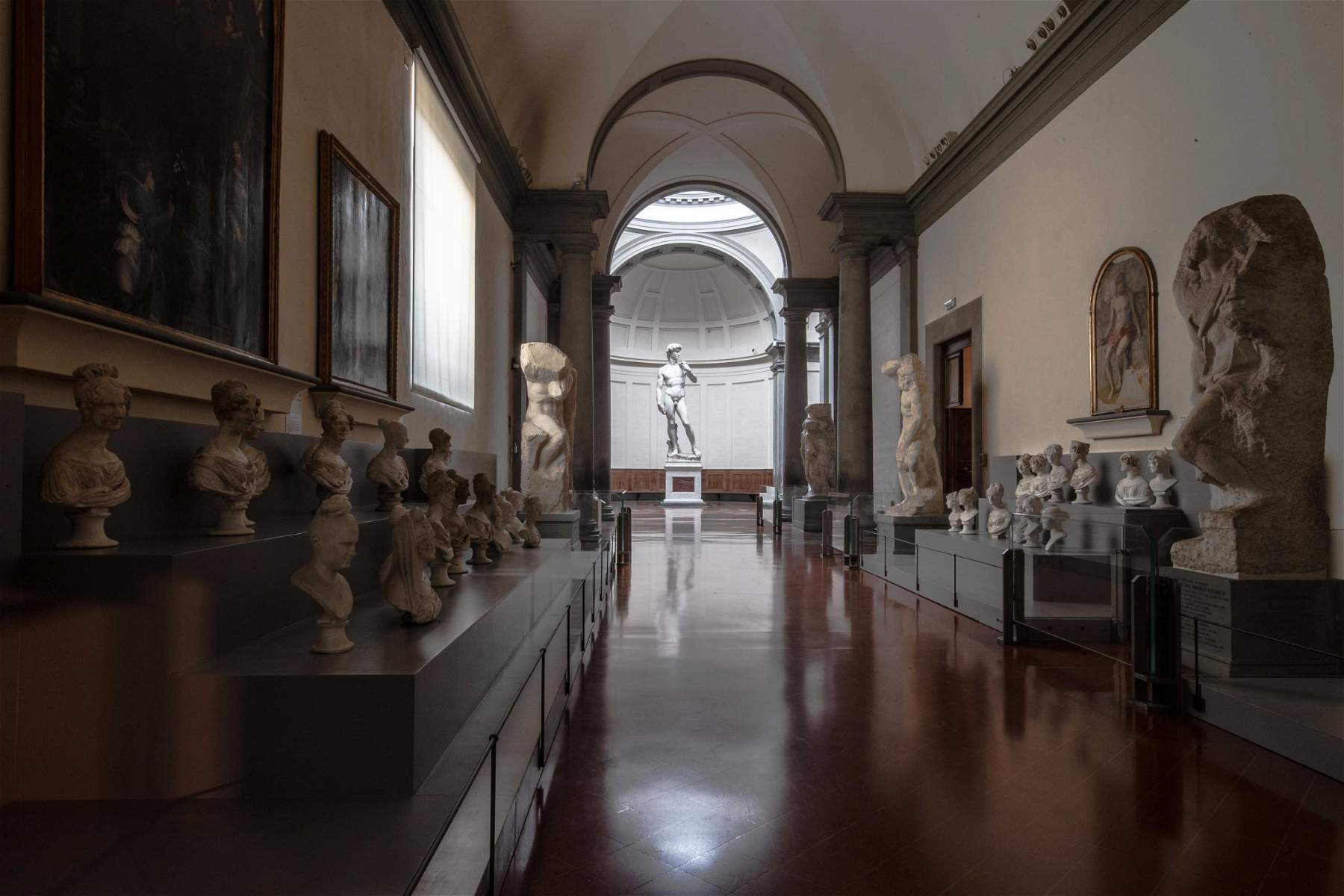 Florence, début de la rénovation du système d'éclairage de la Galleria dei Prigioni 