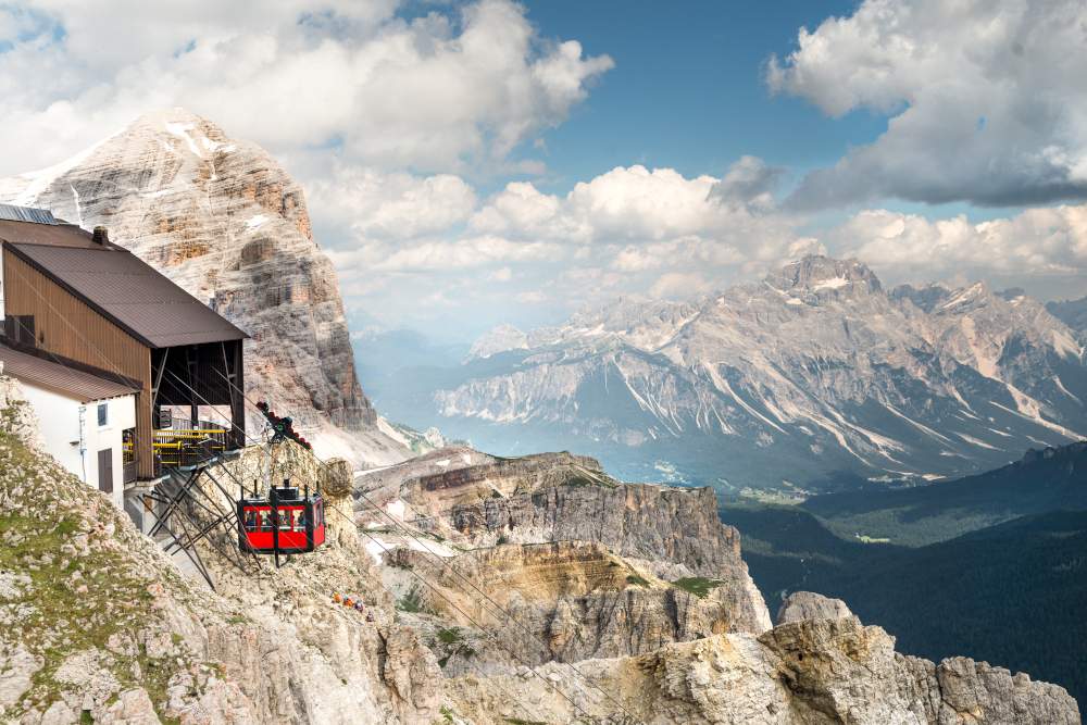 La plus haute résidence d'artiste dans les Dolomites pour quatre jeunes photographes 