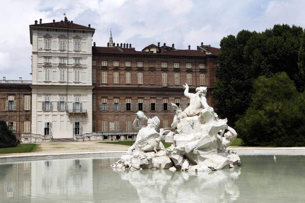 Turin, les jardins royaux sont peuplés d'œuvres contemporaines sur le thème des animaux. 