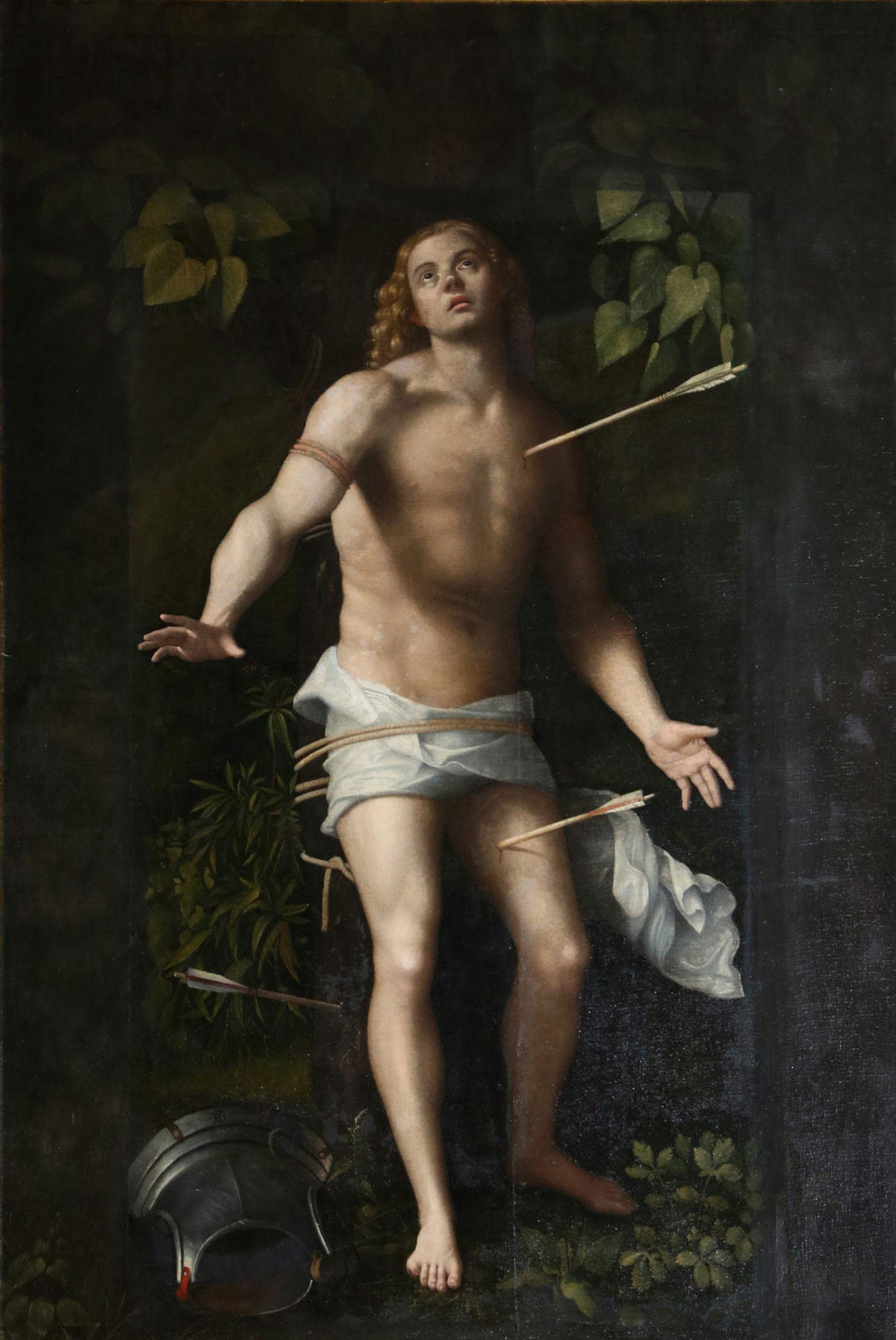 Giovan Francesco Caroto, Heiliger Sebastian (um 1515-1518; Öl auf Leinwand, 195 x 109 cm; Casale Monferrato, Kirche Santo Stefano). Mit freundlicher Genehmigung des Amtes für Kulturgüter der Diözese Casale Monferrato