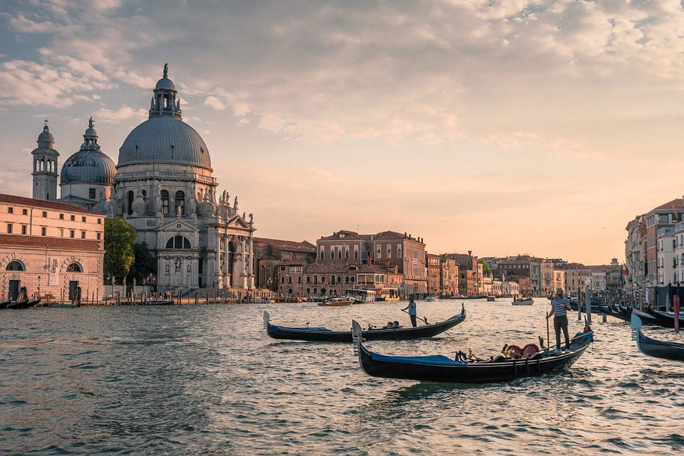 Gondoleros en Venecia Gondoleros en Venecia