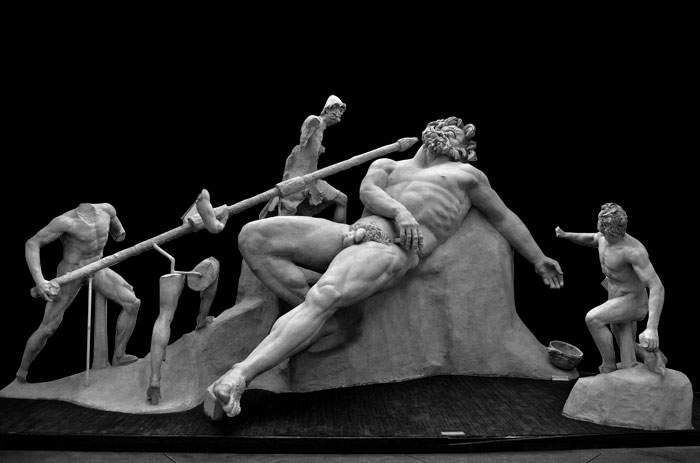 Artista romano da originale greco ellenistico, Ulisse acceca Polifemo (I secolo a.C.; marmo; Sperlonga, Museo Archeologico Nazionale) Artista romano da originale greco ellenistico, Ulisse acceca Polifemo (I secolo a.C.; marmo; Sperlonga, Museo Archeologico Nazionale)