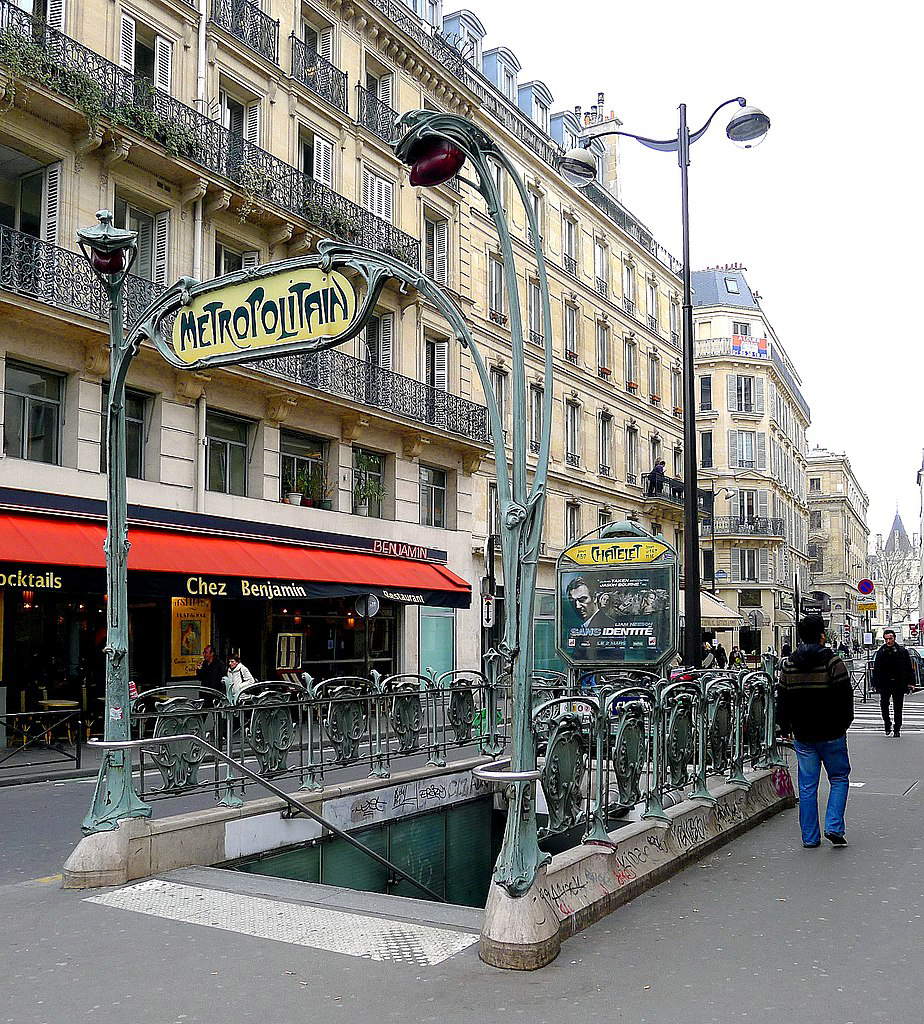 Hector Guimard, Entrata della metropolitana di Parigi (1900-1913; Parigi) Hector Guimard, Entrata della metropolitana di Parigi (1900-1913; Parigi)